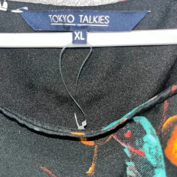 Tokyo Talkies Maxi, long sleeve, side zip, pockets, floral print on black - Picture 6 of 9